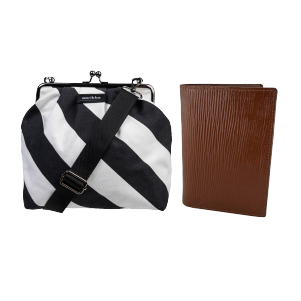 riemuraita olkalaukku ja ruskea lompakko